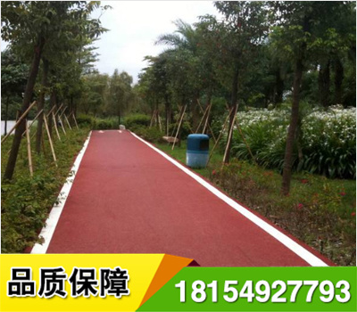 新疆雷辰恒星承接停車位劃線、道路熱熔劃線、市政道路劃線.